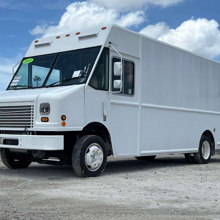2010 WORKHORSE W62