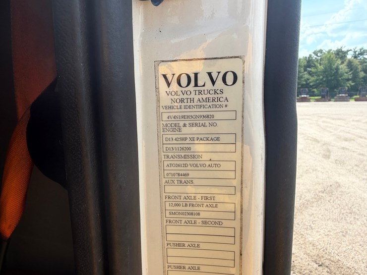 #16237-•-2016-volvo-vnl2t300-image-9