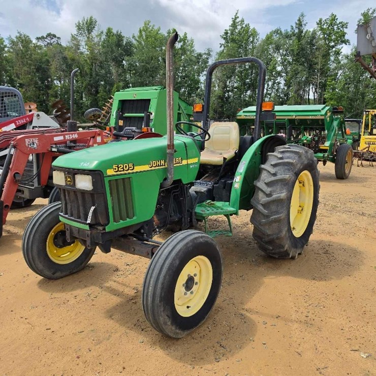 JOHN DEERE 5205