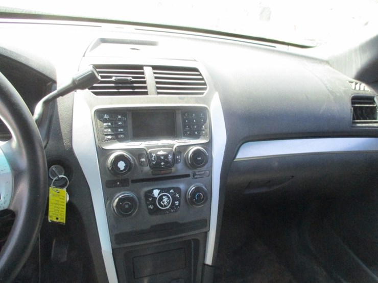 2014-ford-explorer-image-9