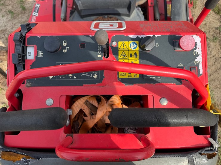 #6011-•-gravely-52"-pro-stance-52-zero-turn-lawnmower-image-12