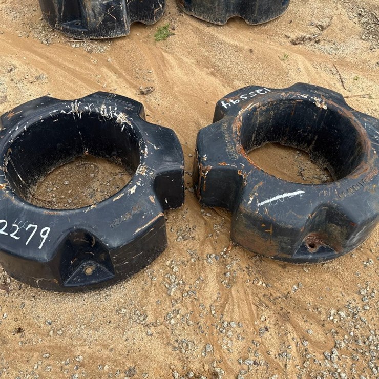 2279 - 2 - 1000LB CASE IH REAR WHEEL WEIGHTS