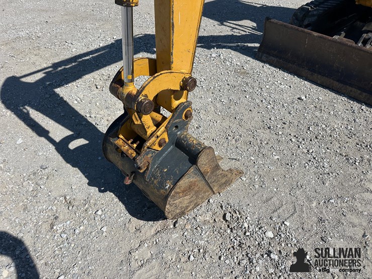 2005-deere-35c-image-9