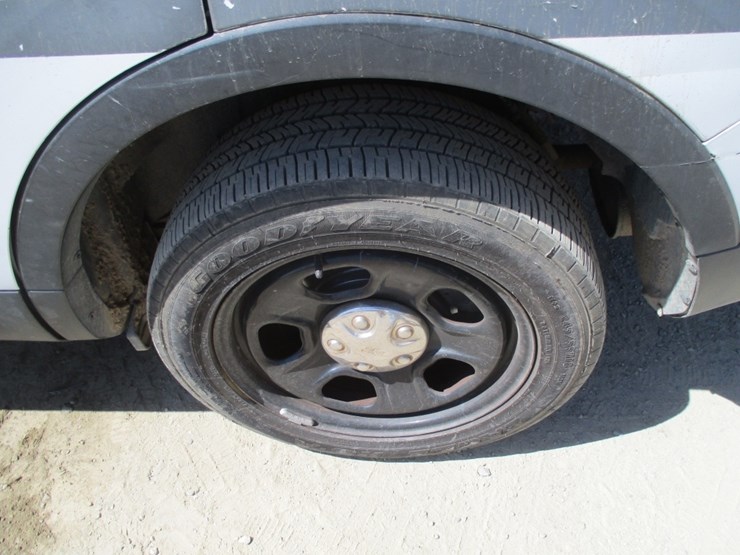 2014-ford-explorer-image-17