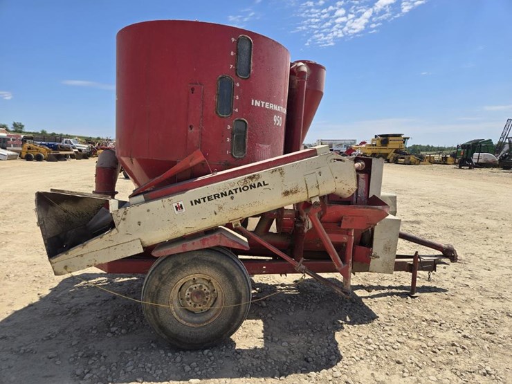 case-ih-950-image-12