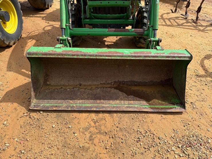 john-deere-3320-image-8
