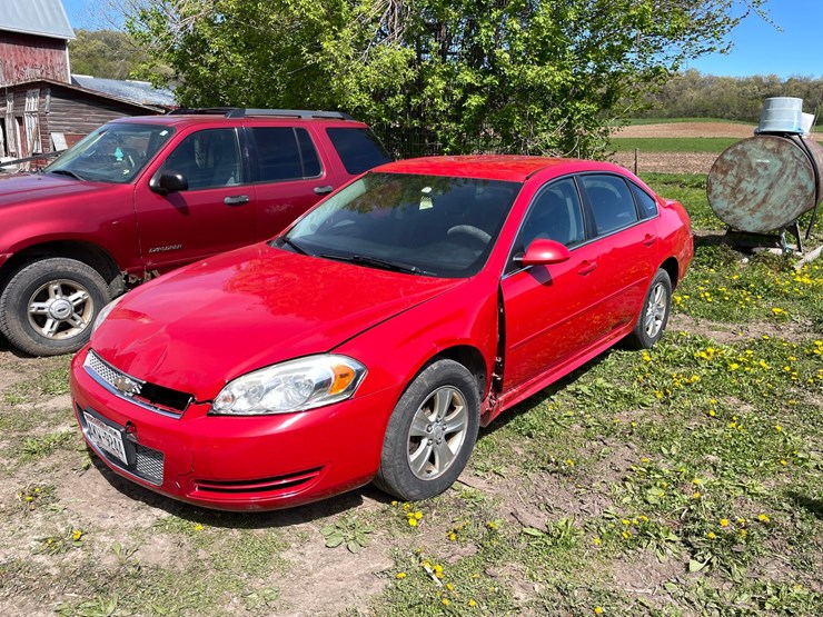 #2101-•-2013-chevy-impala-(has-wi-title)-image-1