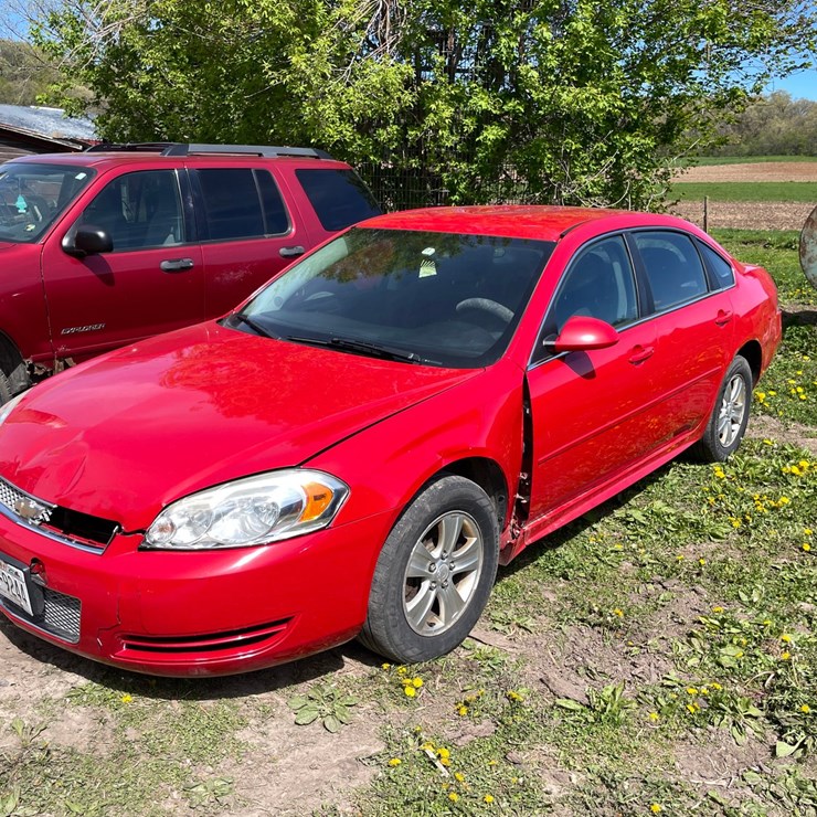 #2101 • 2013 Chevy Impala (Has WI Title)