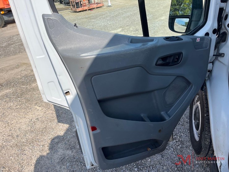 2019-ford-transit-image-17