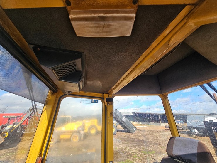 2000-caterpillar-574-image-35