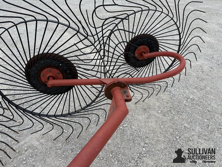 m&w-3pwr-5-wheel-3-pt-rake-image-13