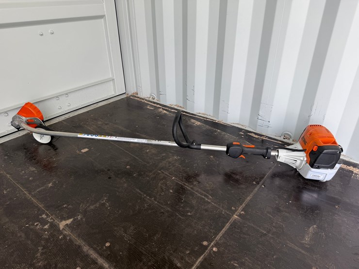 #6024-•-stihl-fc91-edger-image-1