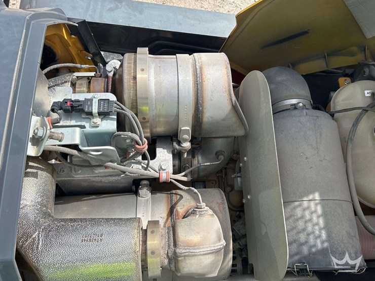 deere-410l-image-7