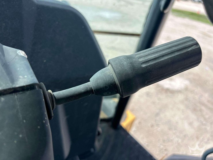 deere-410l-image-13