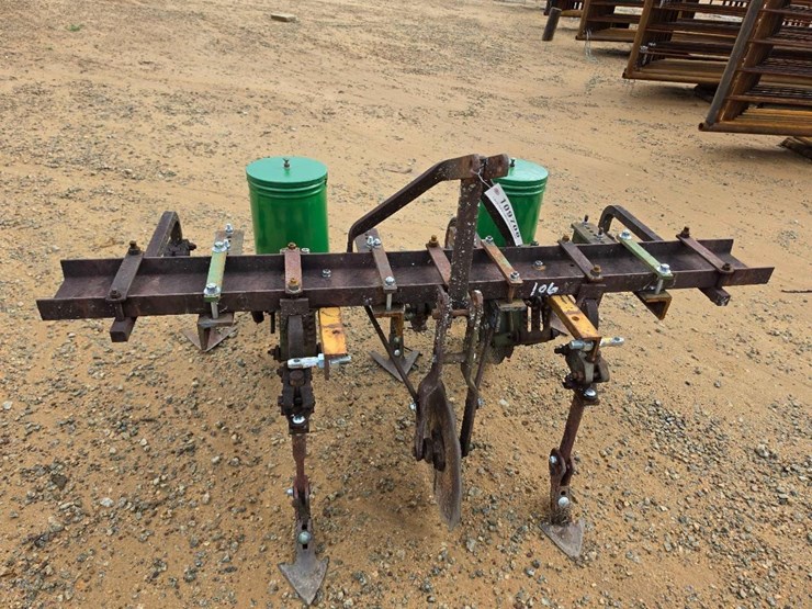 106---1-row-john-deere-planter-image-6