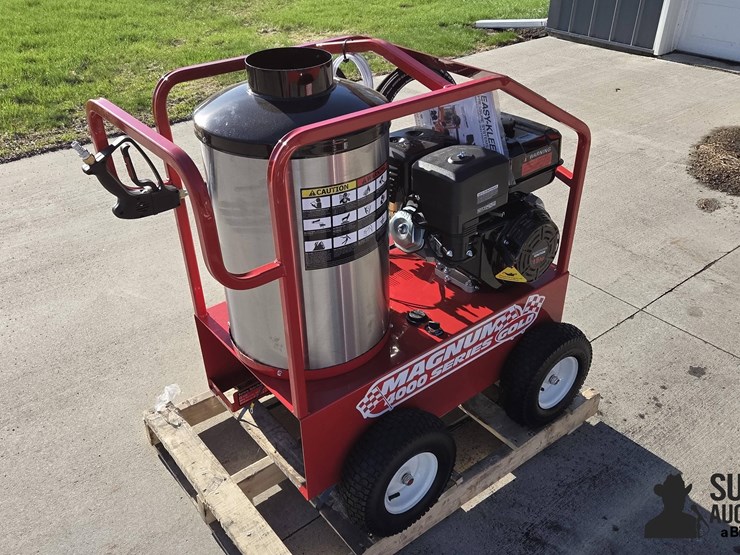 2026-magnum-4000-series-hot-water-pressure-washer-image-5