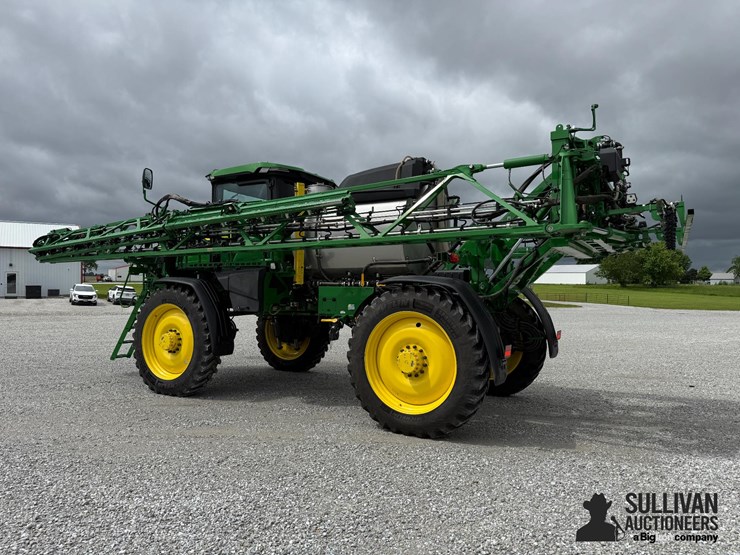 2024-john-deere-412r-image-7
