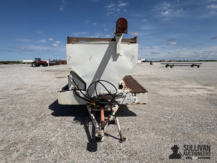 sudenga-2-compartment-feeder-wagon-image-2