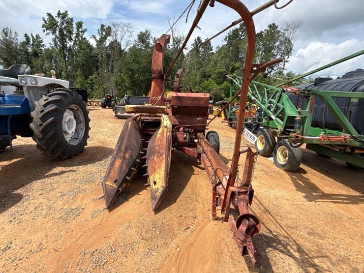 new-holland-718-image-6