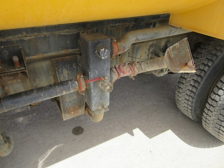 2011-international-durastar-4300-image-16