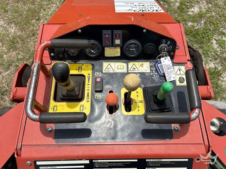 2020-ditch-witch-sk800-image-21