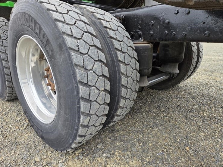 2015-kenworth-t800-image-69