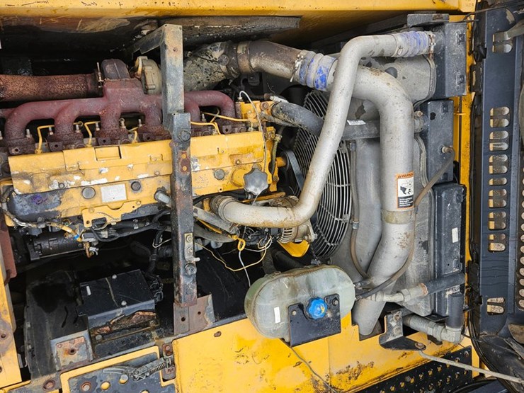 2010-deere-200d-lc-image-22