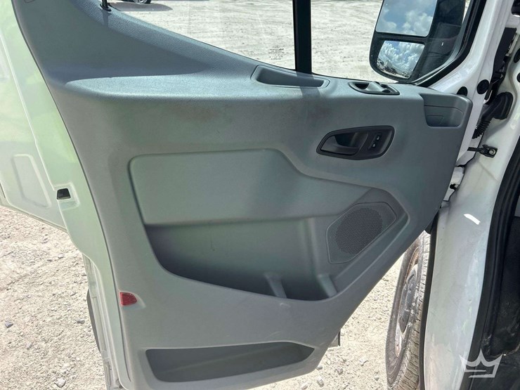 2018-ford-transit-image-14