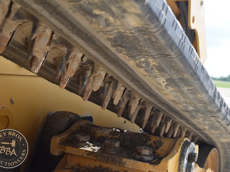 2023-caterpillar-259d3-image-35