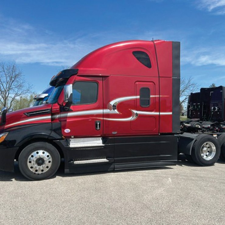 2021 FREIGHTLINER CASCADIA 126