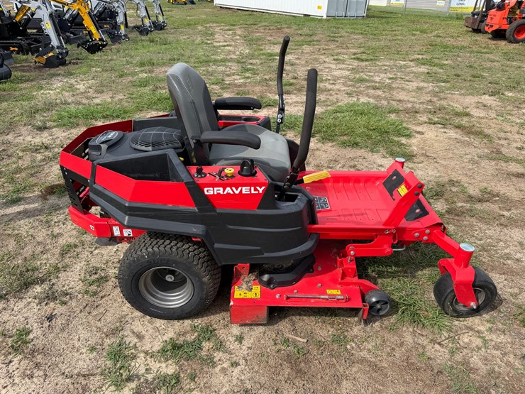 #6006-•-gravely-42"-ztx42-zero-turn-lawnmower-image-7