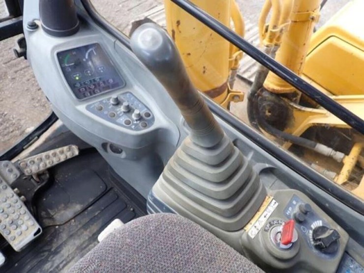 2001-deere-270-lc-image-13
