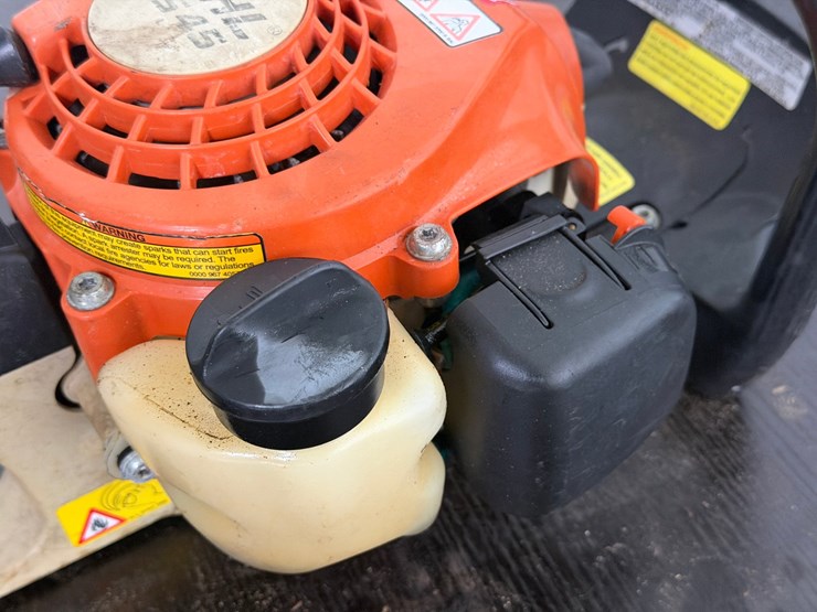 #6084-•-stihl-hs45-hedge-trimmer-image-3