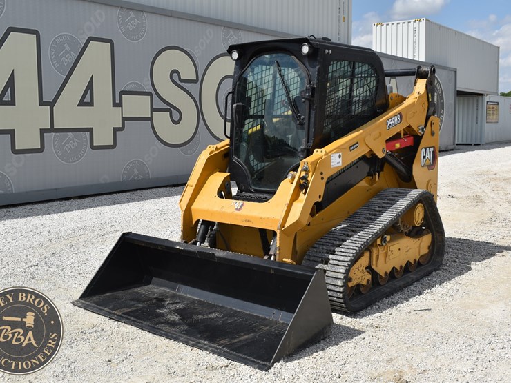2023-caterpillar-259d3-image-1