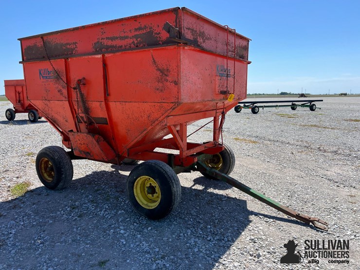 kilbros-350-gravity-flow-wagon-on-jd-running-gear-image-3