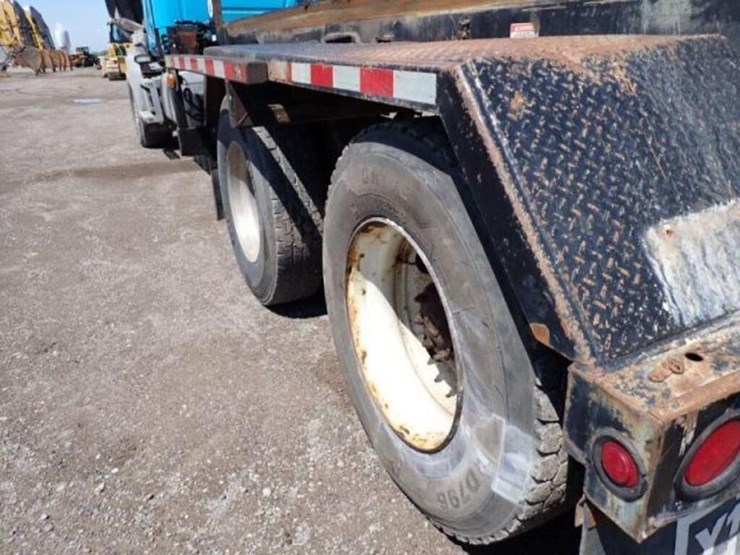 2015-mack-granite-gu813-image-63