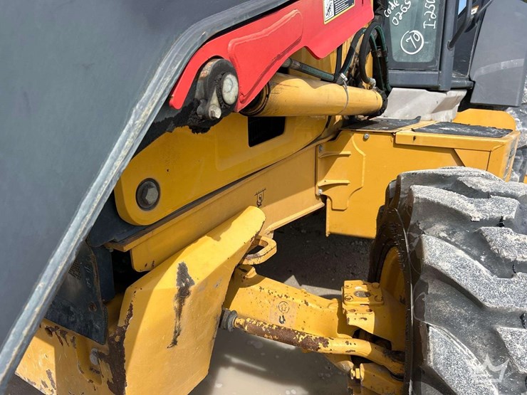 deere-410l-image-28