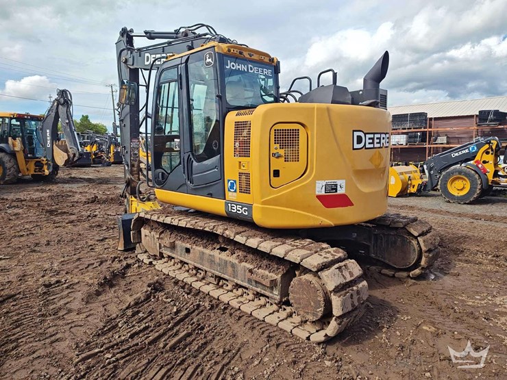 2020-deere-135g-image-3