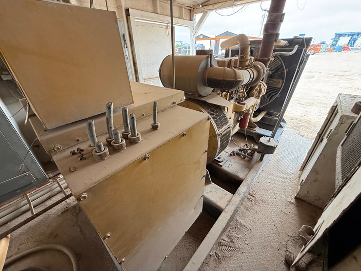 2012-caterpillar-c15-image-33