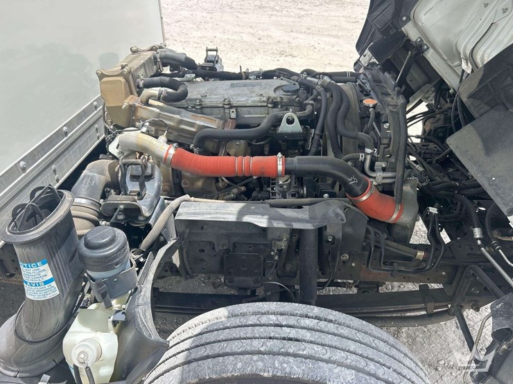 2020-isuzu-nrr-image-8