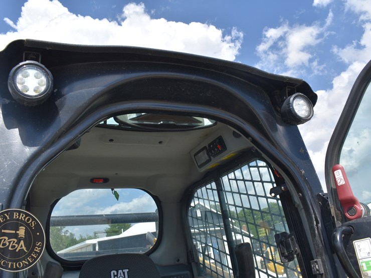 2023-caterpillar-259d3-image-37
