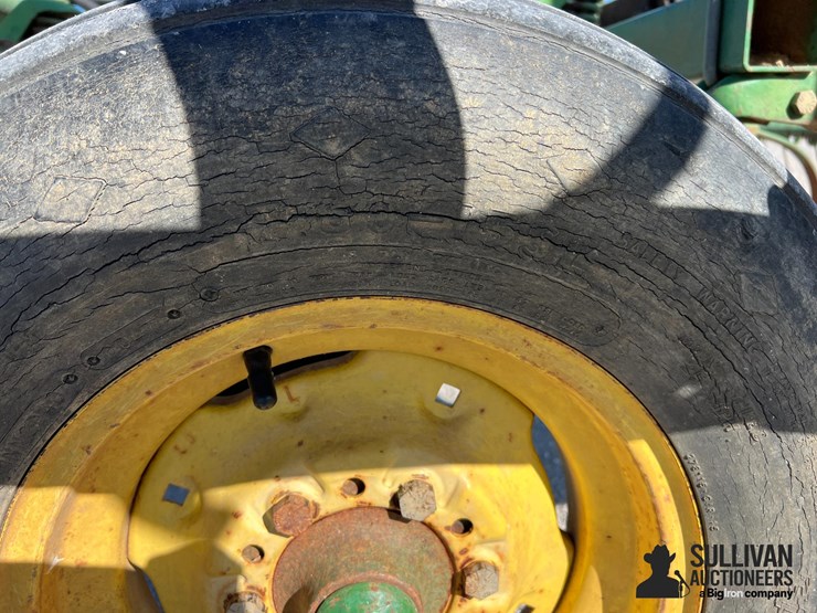 john-deere-1000-image-10