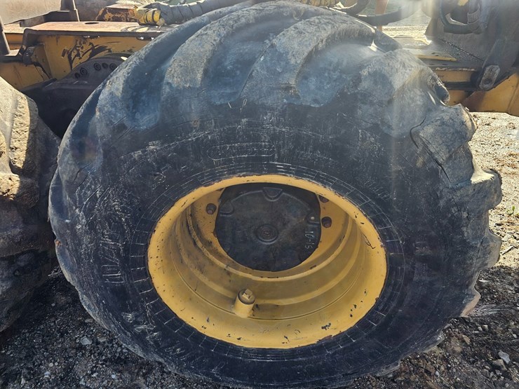 2000-caterpillar-574-image-95