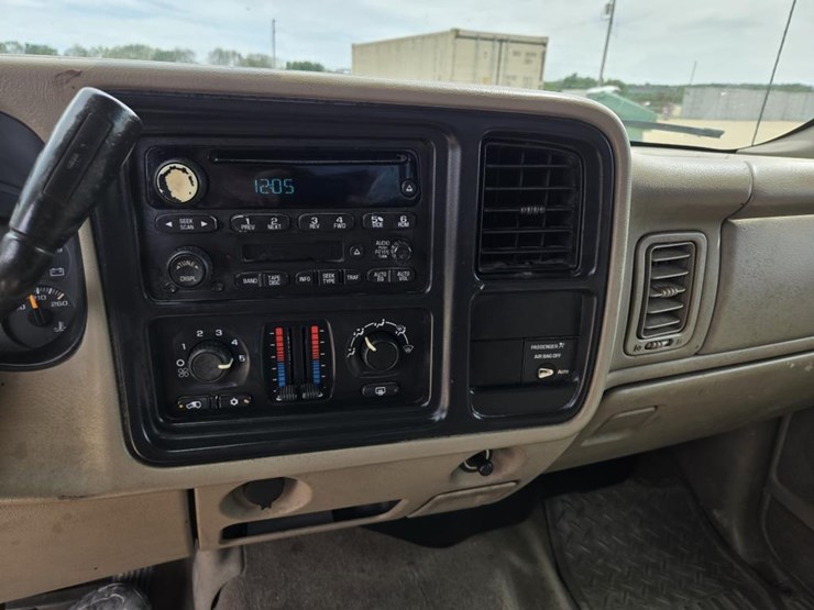 2004-chevrolet-1500-image-25
