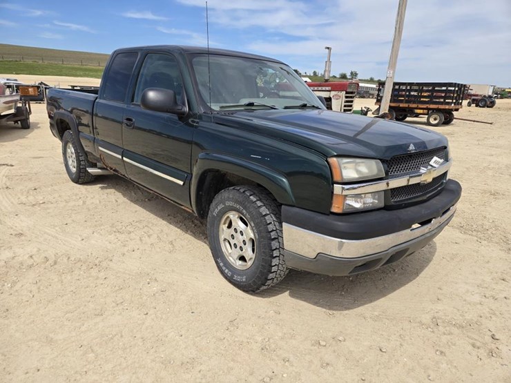 2004-chevrolet-1500-image-3