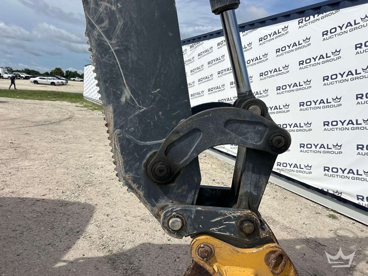 deere-410l-image-37