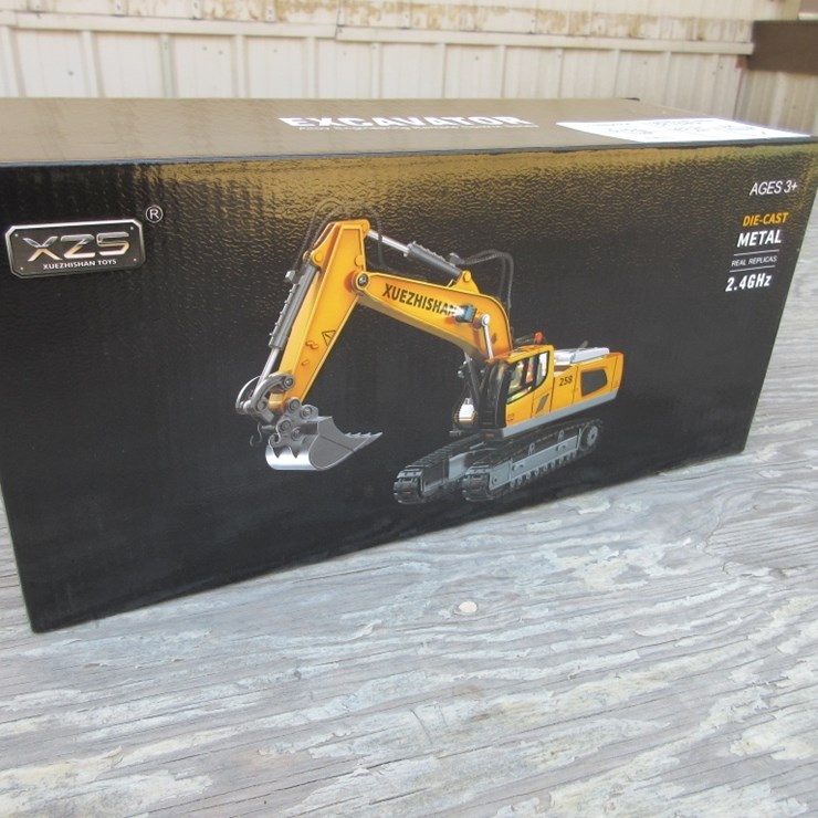 New Unused Remote Control Die-Cast Toy Excavator,