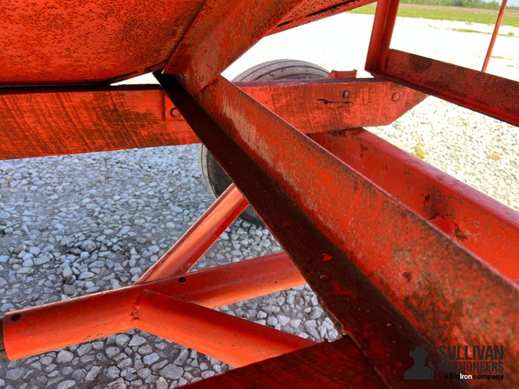gravity-flow-wagon-image-13