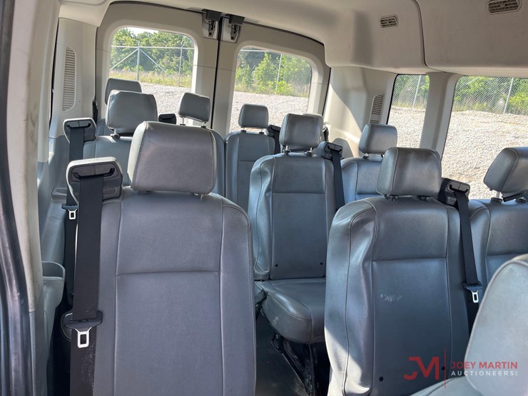 2019-ford-transit-image-13