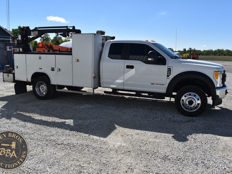 2017-ford-f550-xl-image-9